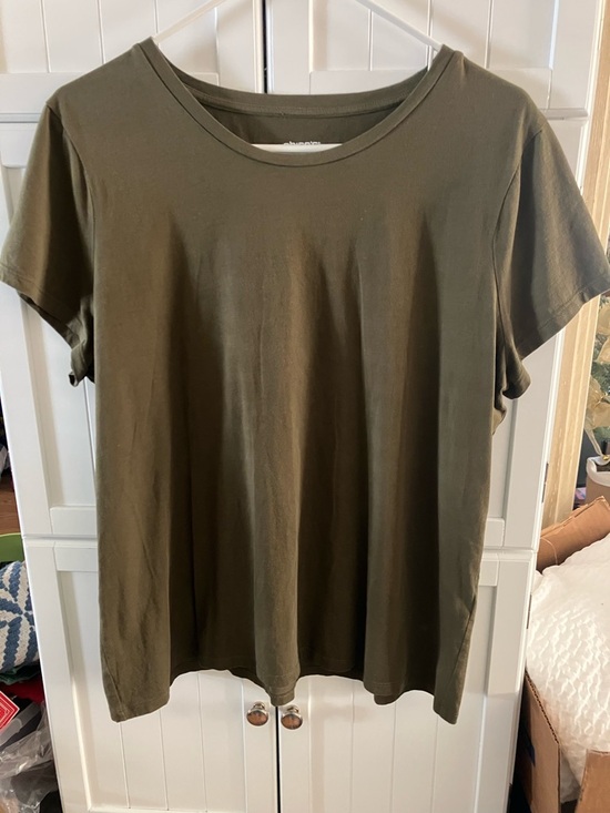 Chico's Tops - Chico's Olive Green Short Sleeve Crewneck Tee Size 3